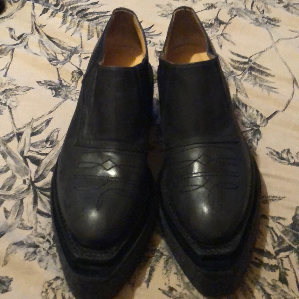 Women’s Black Pointy toe shoe boots